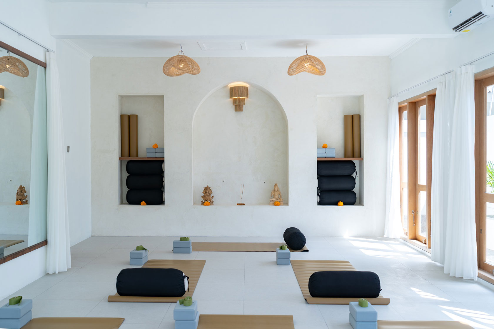 yoga_studio_indoor
